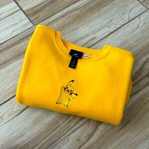 H&M Pokémon Pikachu embroidered Yellow oversized fit sweater size small